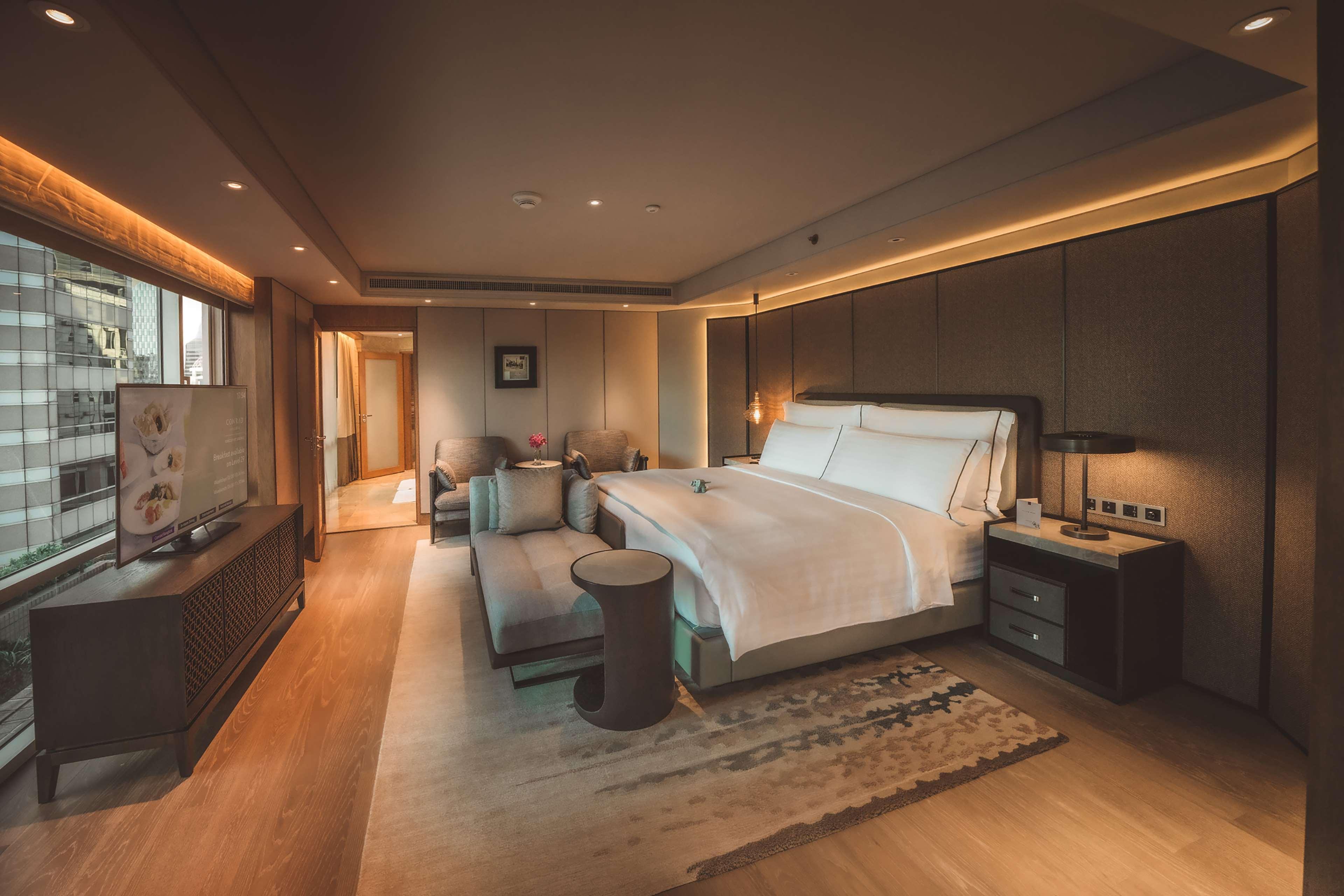 Conrad Bangkok Hotel Eksteriør billede A bedroom at the hotel