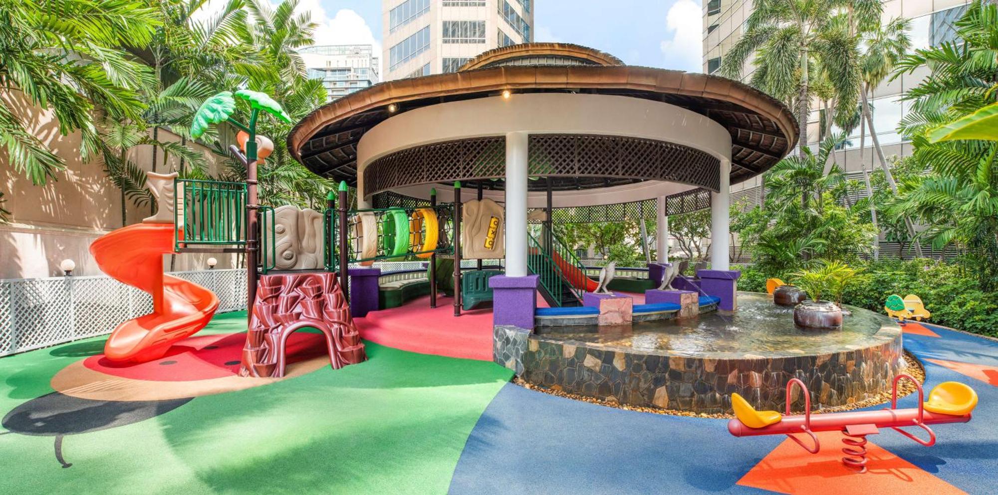 Conrad Bangkok Hotel Eksteriør billede Playground