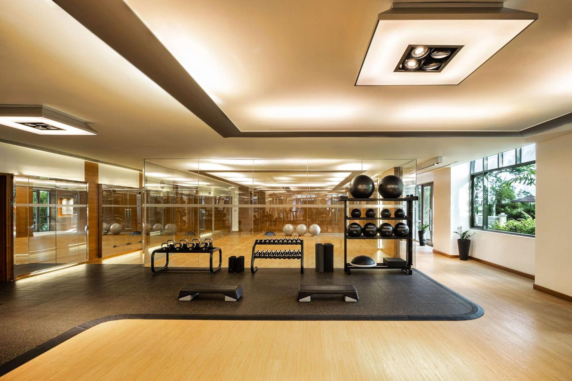 Conrad Bangkok Hotel Eksteriør billede The gym at the Mandarin Oriental, Munich